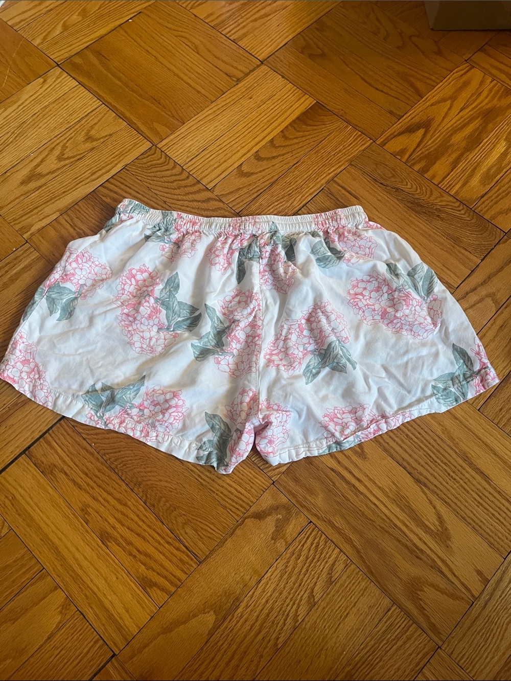 Piyama White & Pink Floral Hydrangea Short Pajama Set - Picture 10 of 16